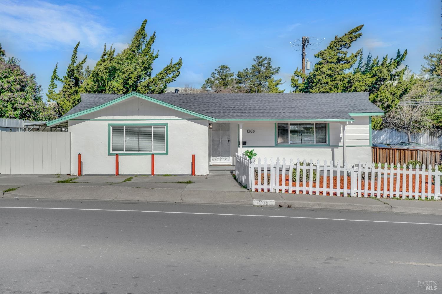 1268 Sereno Drive thumbnail 3