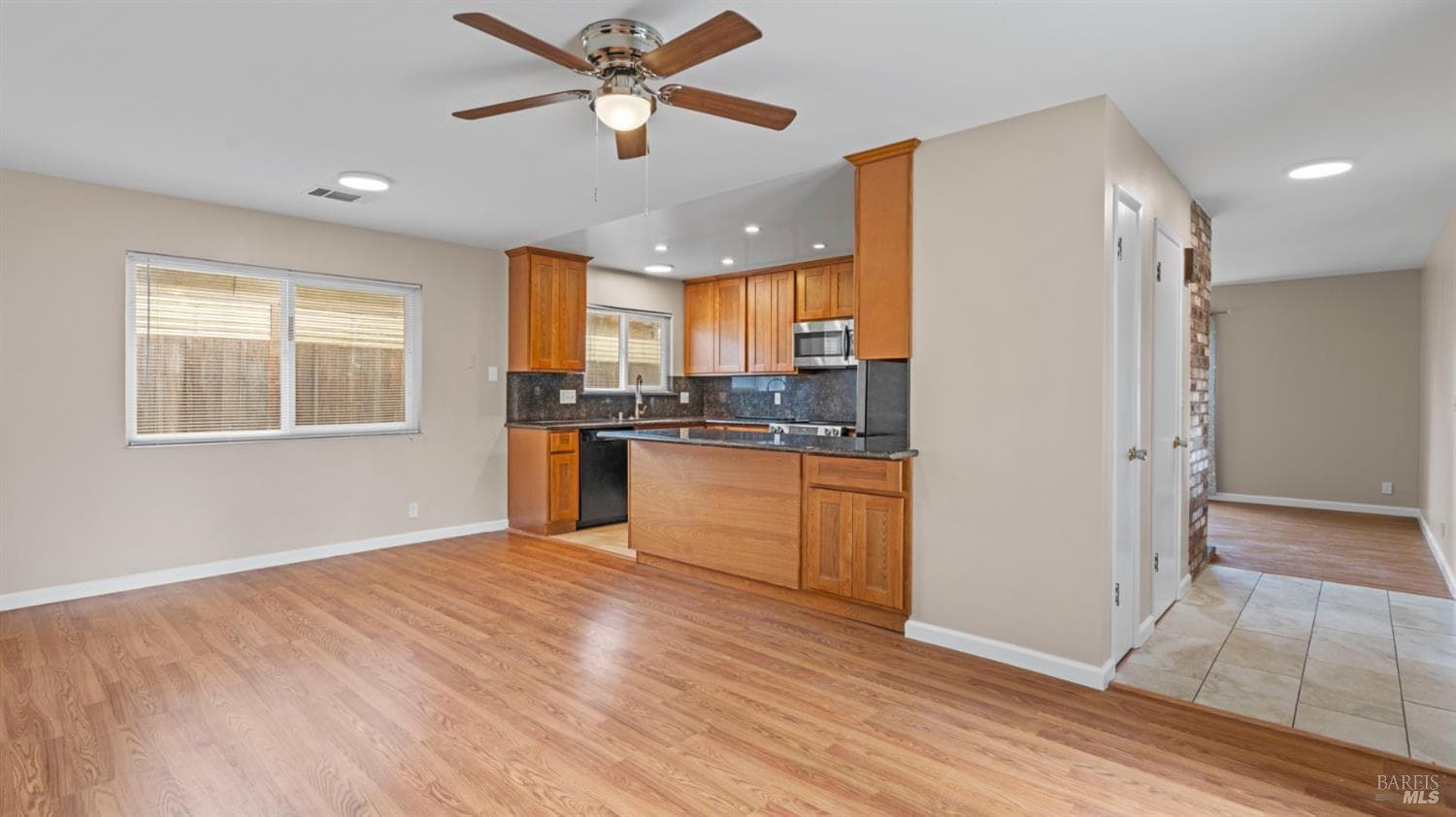 2731 Orchid Street thumbnail 18