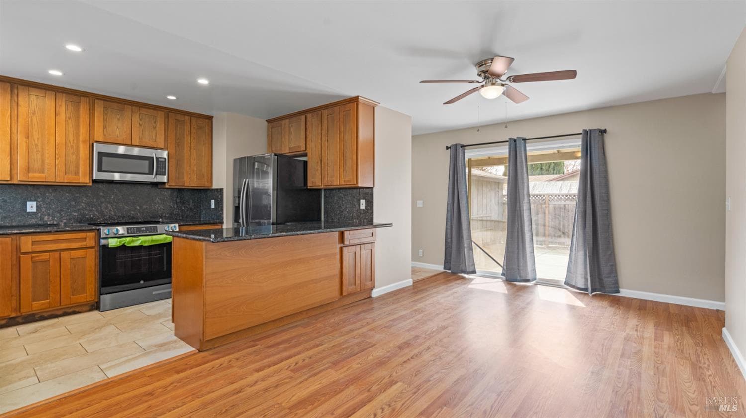2731 Orchid Street thumbnail 19