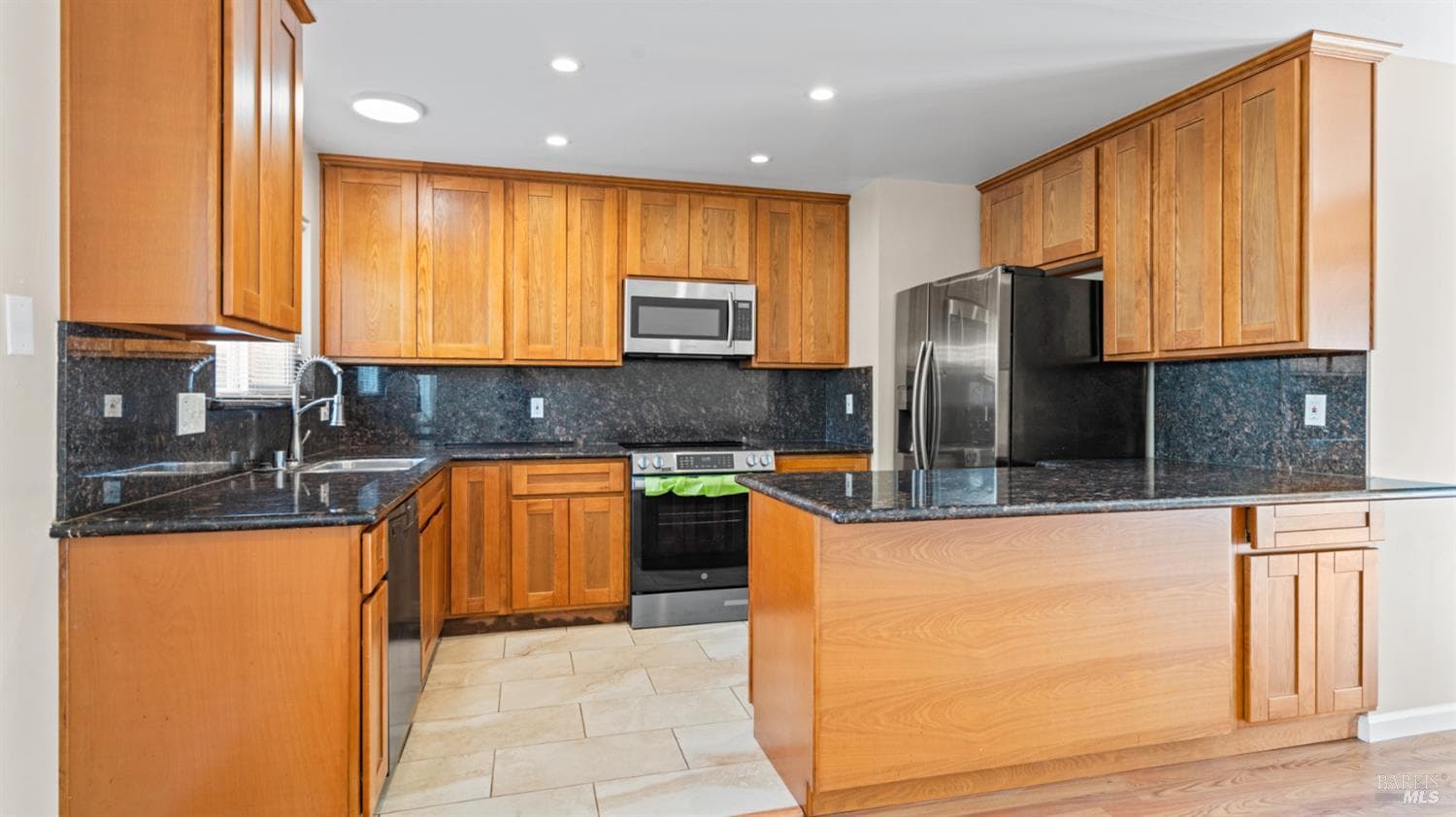 2731 Orchid Street thumbnail 21