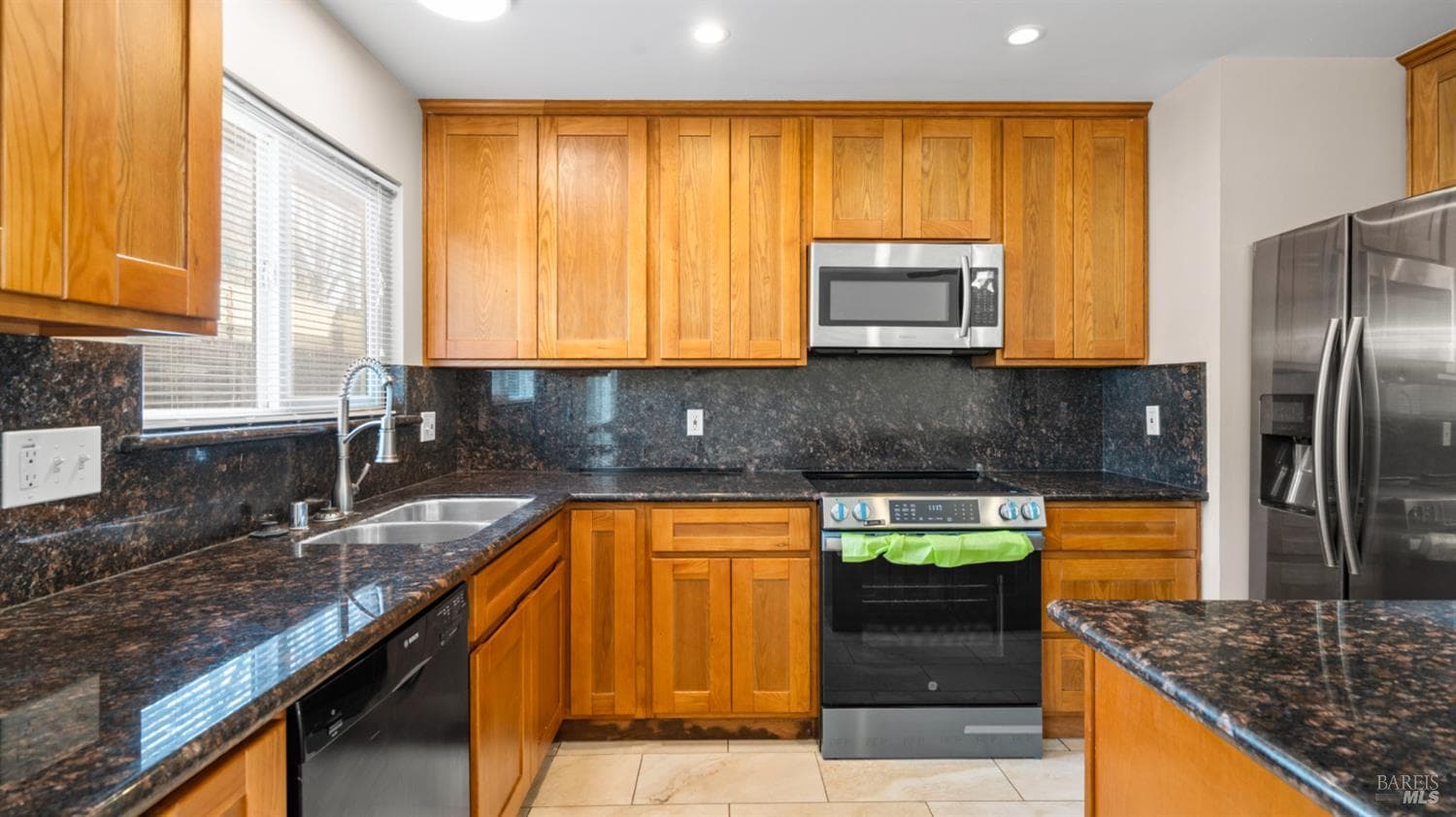 2731 Orchid Street thumbnail 22