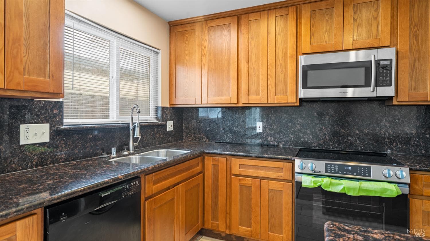 2731 Orchid Street thumbnail 23