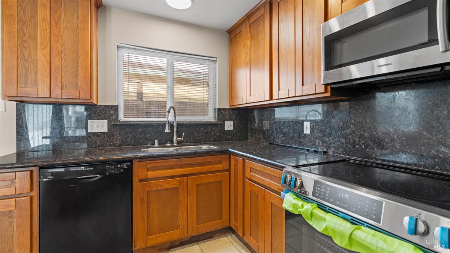 2731 Orchid Street thumbnail 26