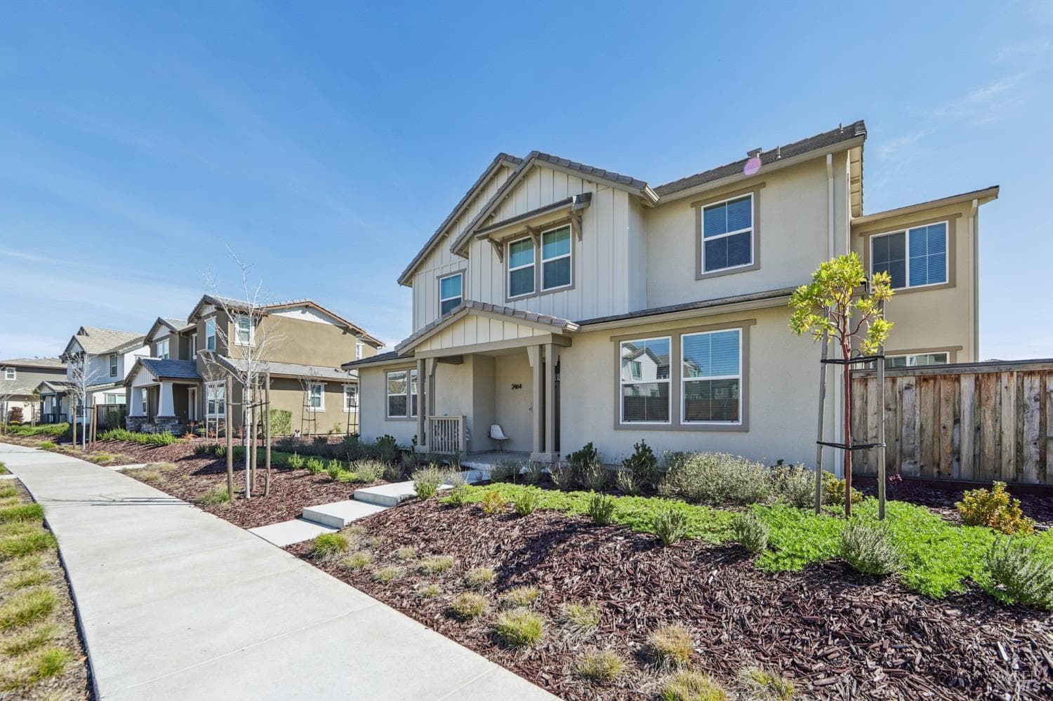 2464 Lake Club Drive thumbnail 2