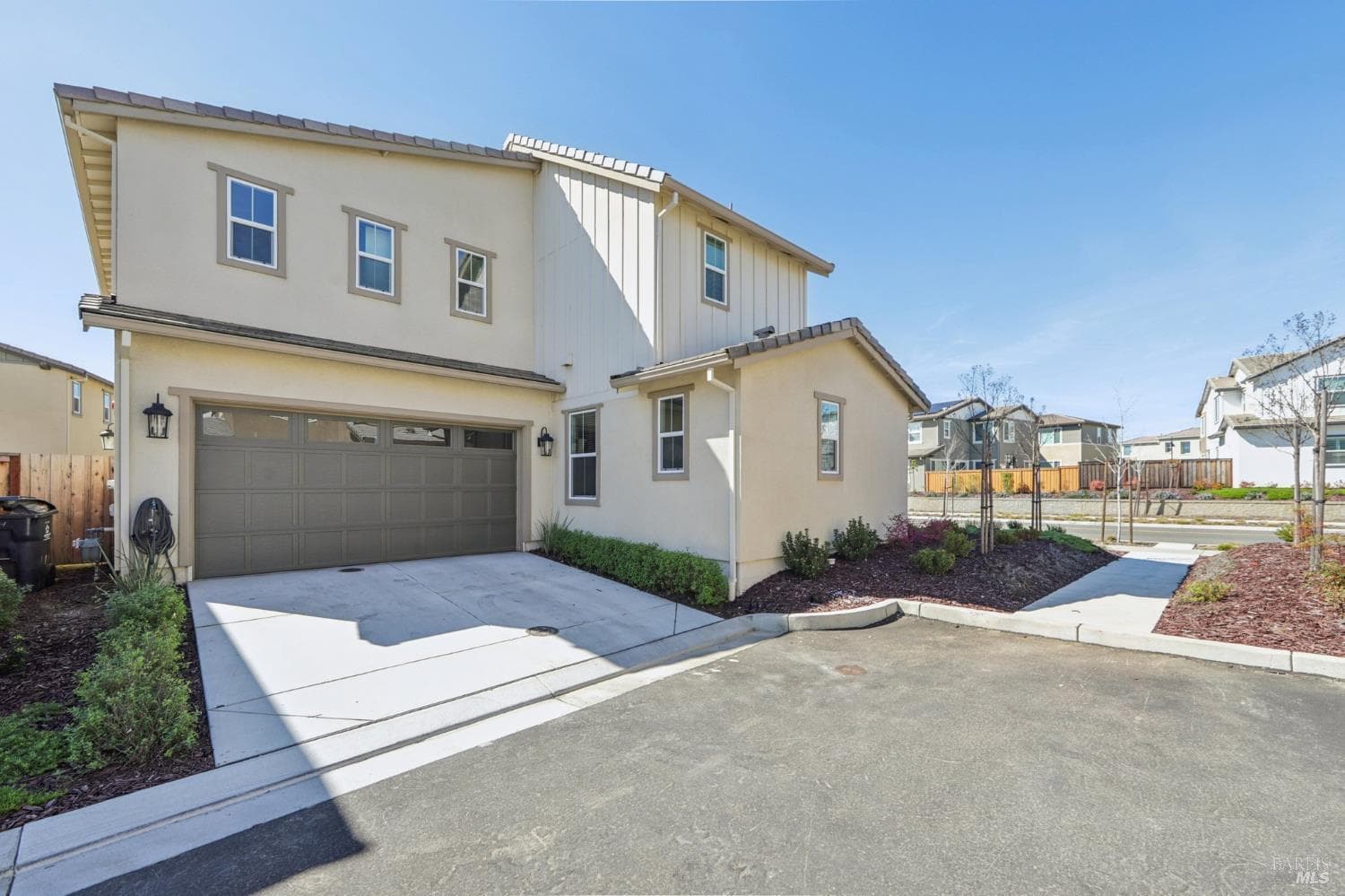 2464 Lake Club Drive thumbnail 34