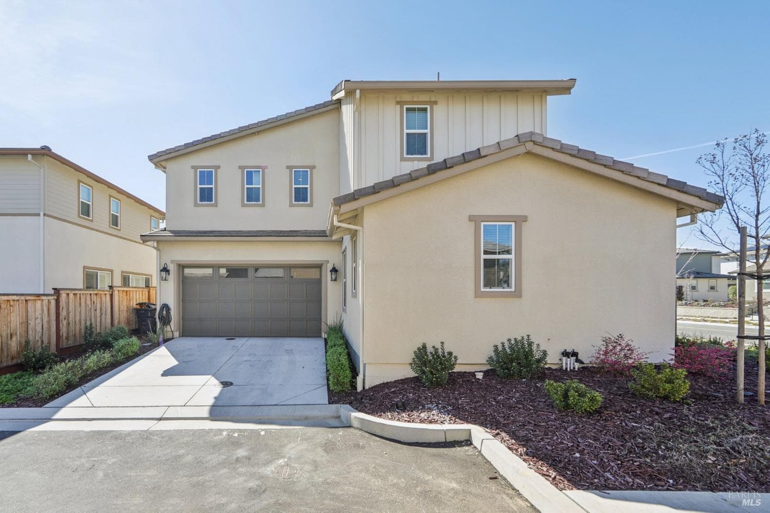 2464 Lake Club Drive thumbnail 35