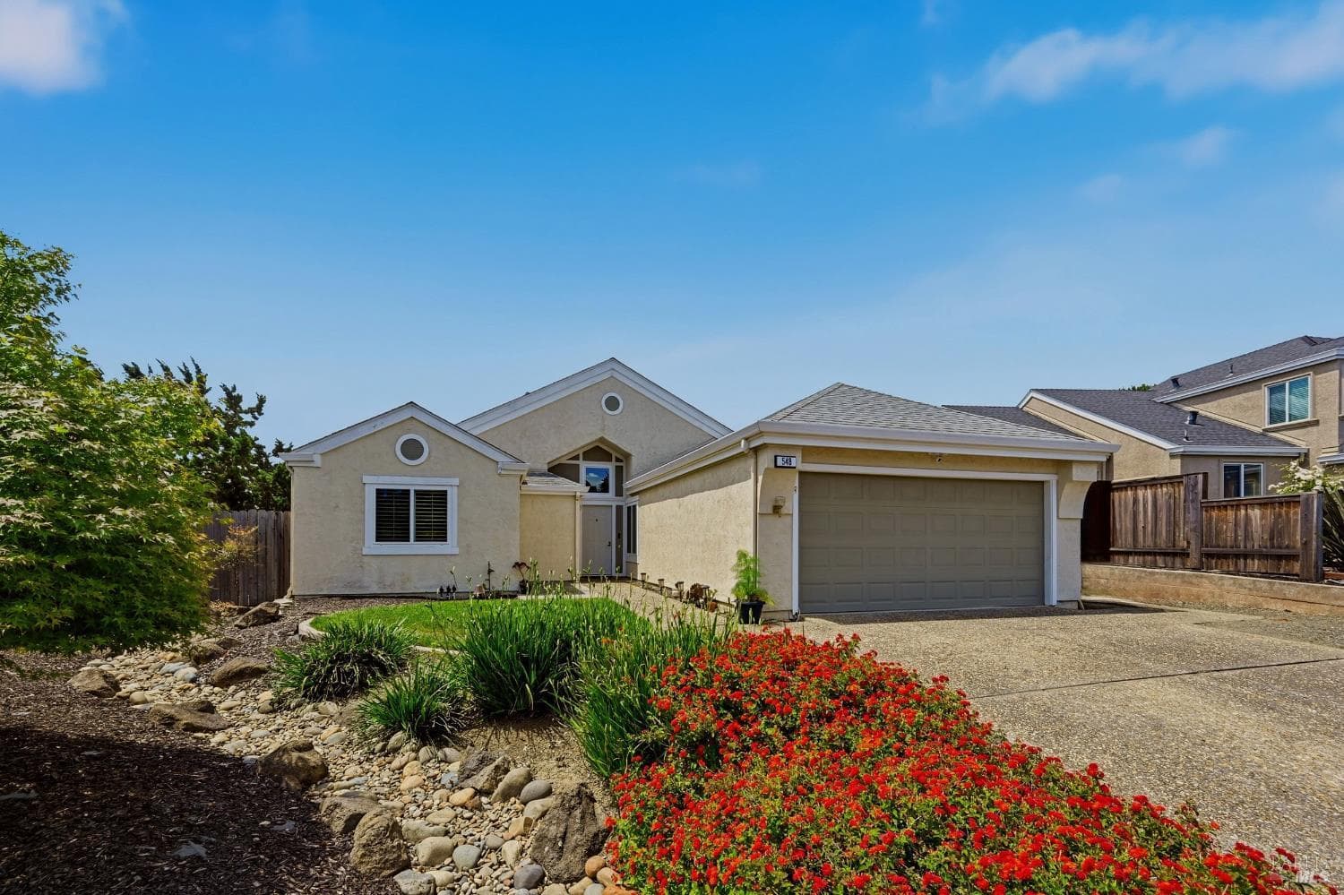 548 Gardenia Court thumbnail 4