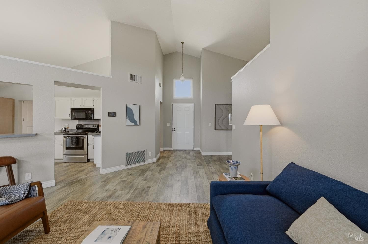 548 Gardenia Court thumbnail 6