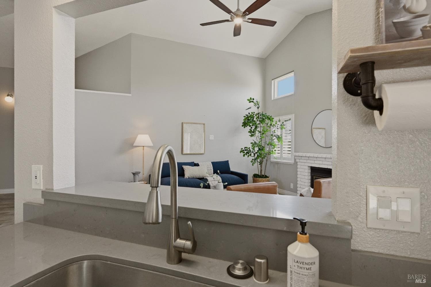 548 Gardenia Court thumbnail 21