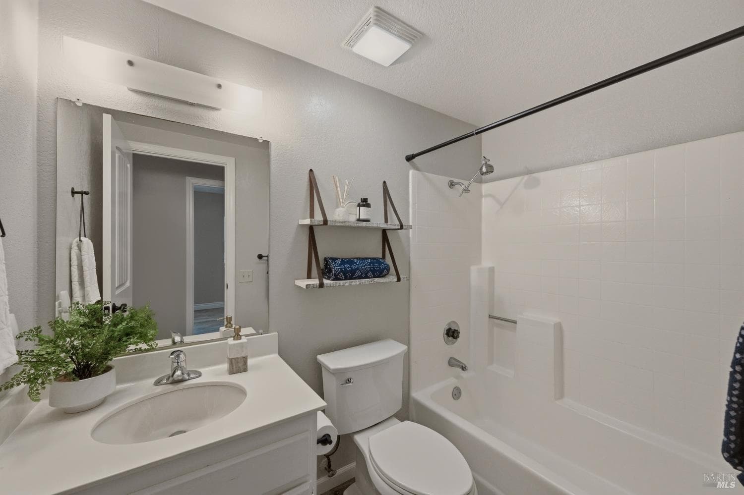 548 Gardenia Court thumbnail 25