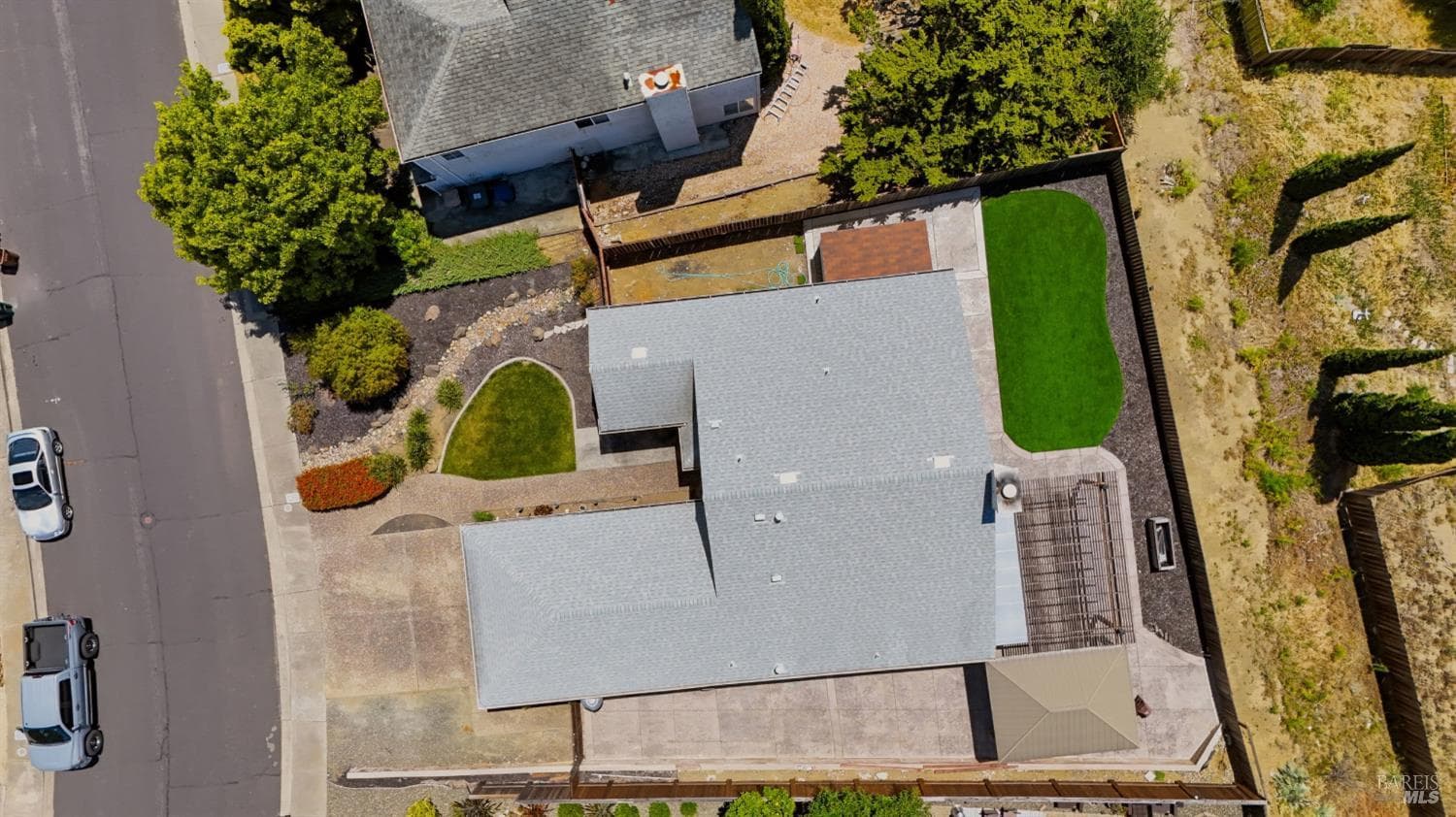 548 Gardenia Court thumbnail 35