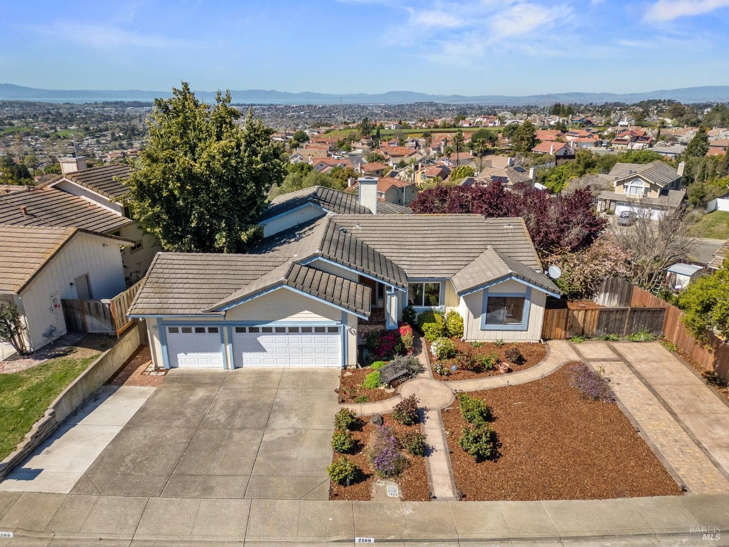 2209 Ascot Parkway thumbnail 2