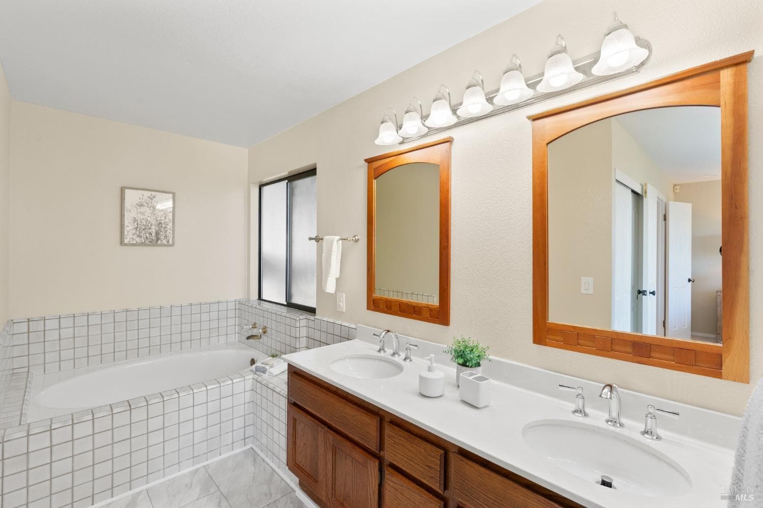 2209 Ascot Parkway thumbnail 19