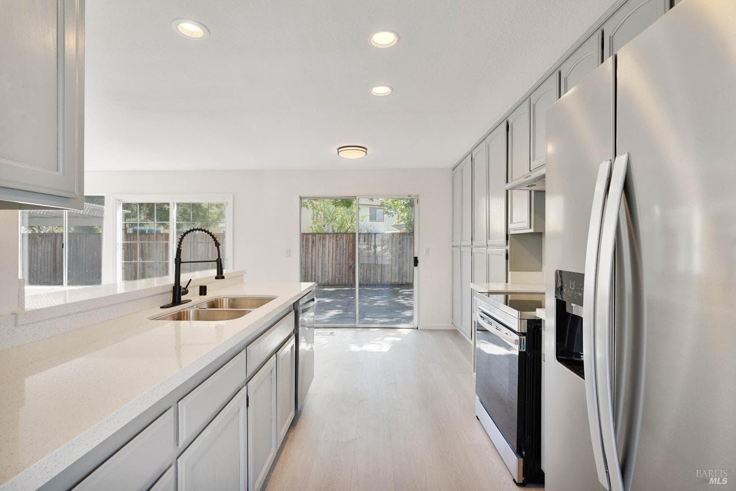 948 Shadywood Circle thumbnail 10
