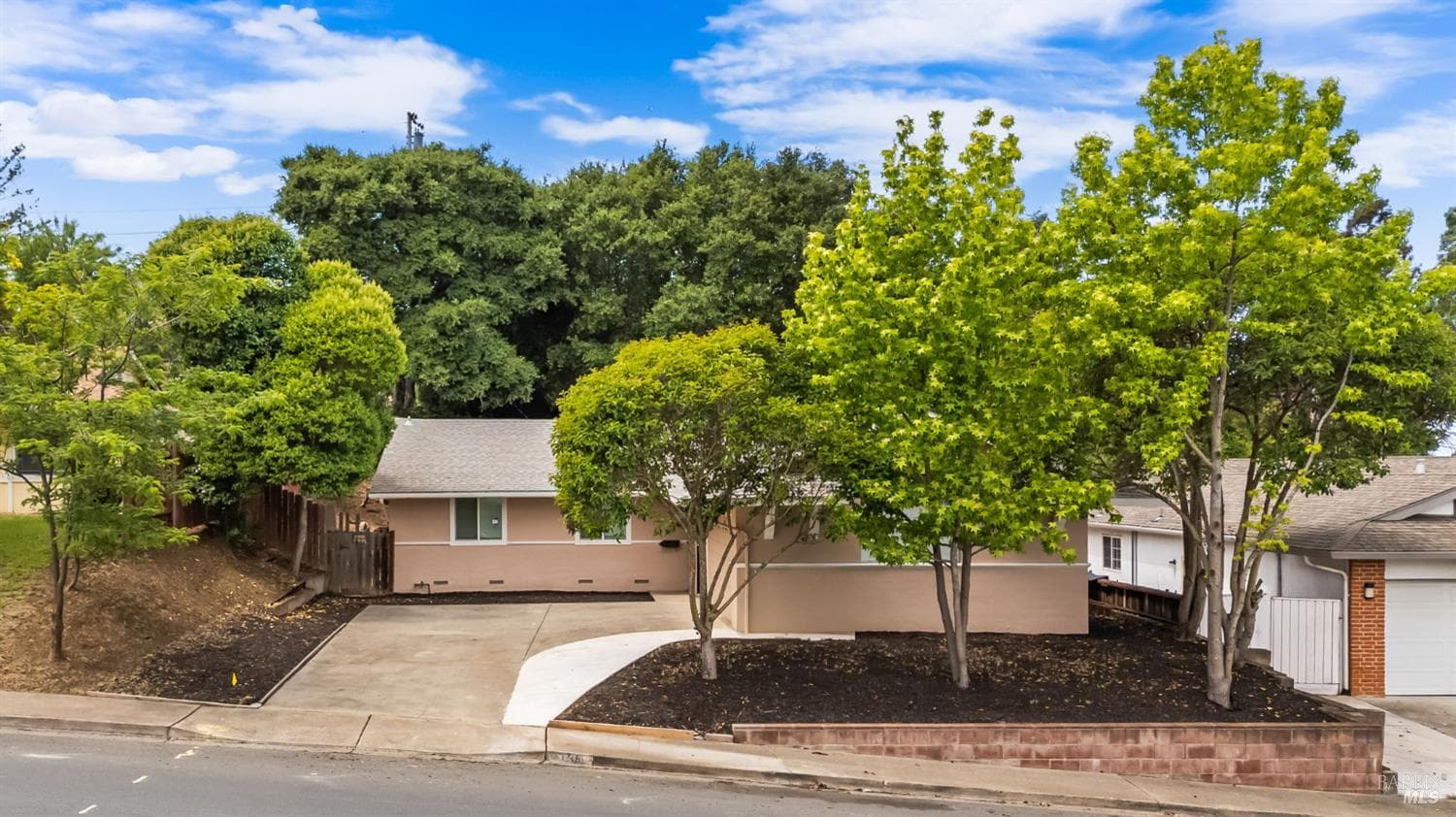 359 Rollingwood Drive thumbnail 3