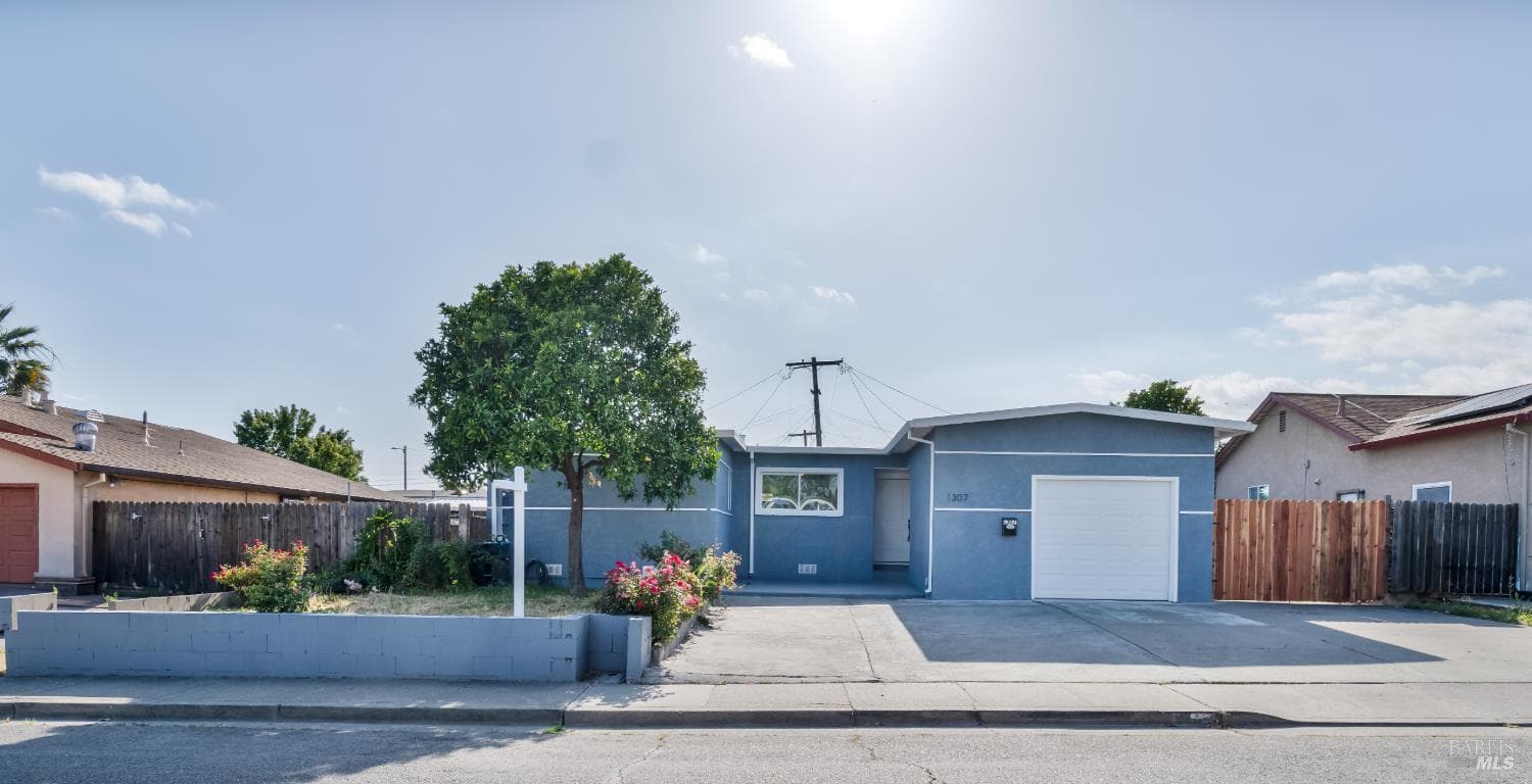 1307 Mckinley Street — photo 1