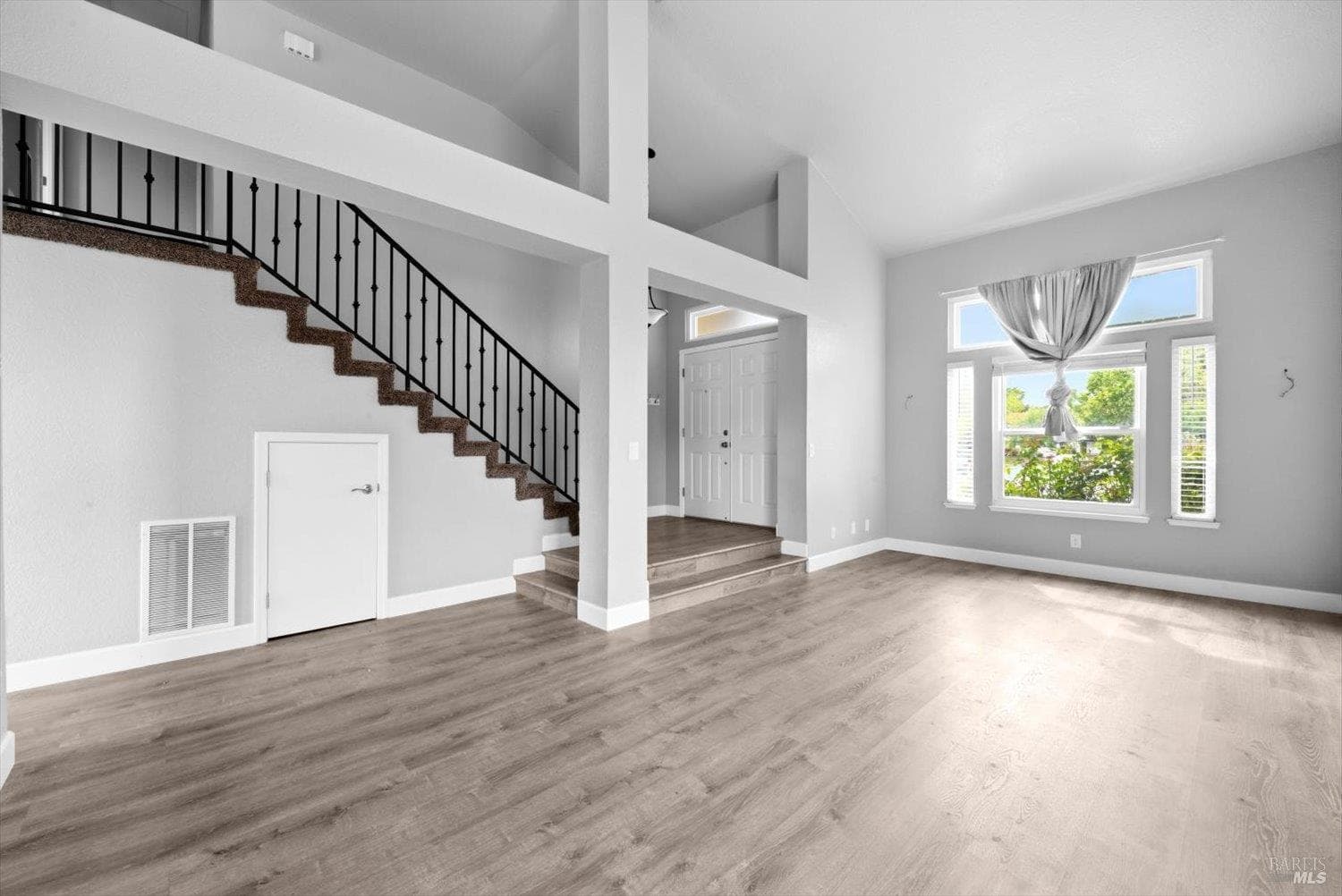 1106 Peppertree Court thumbnail 6