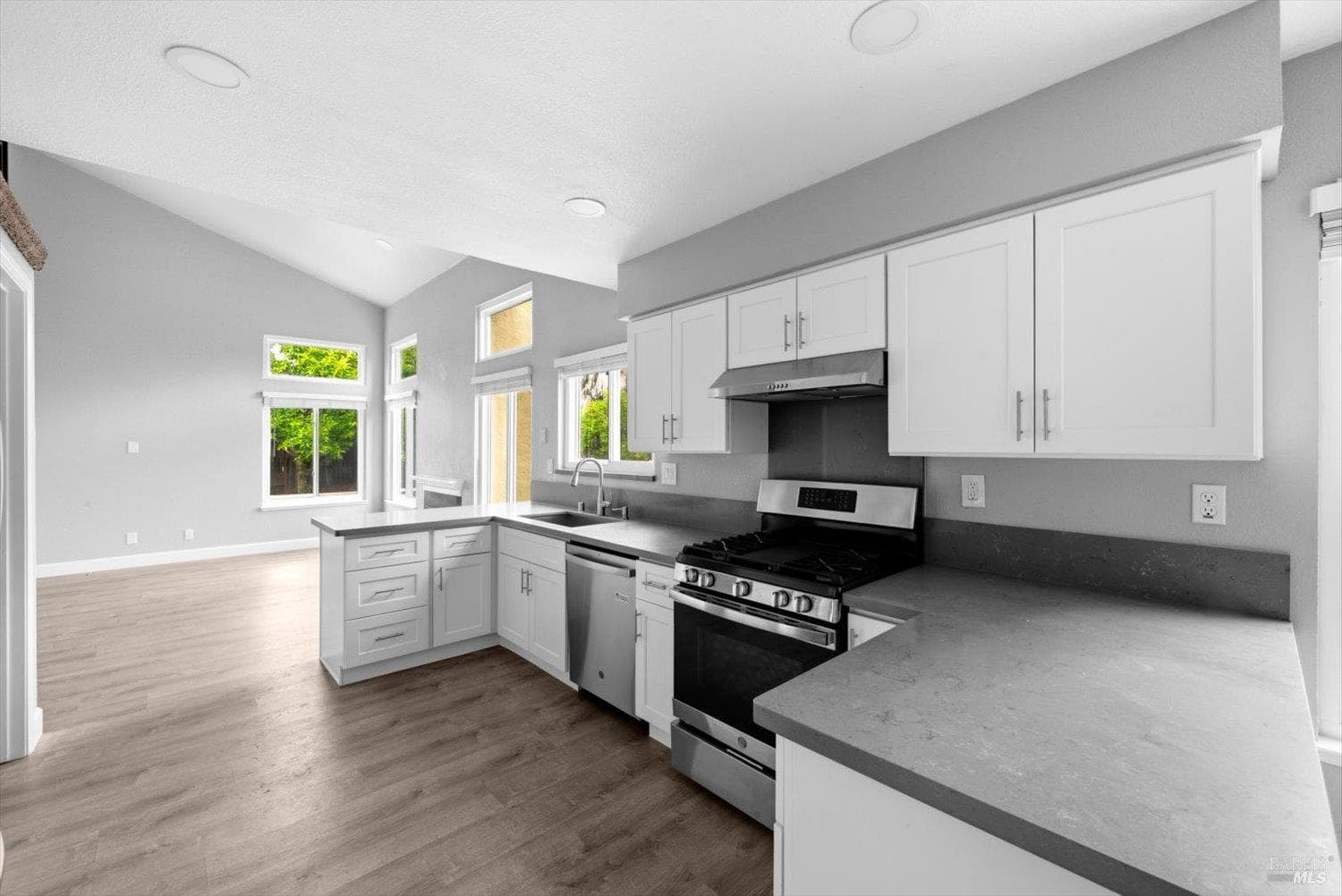 1106 Peppertree Court thumbnail 13