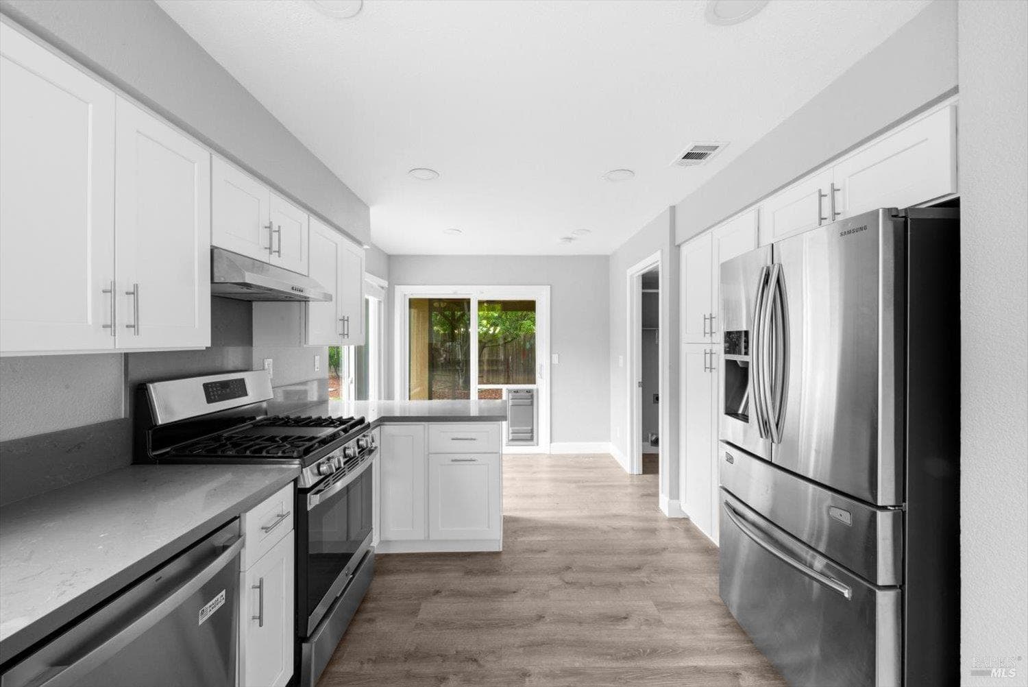 1106 Peppertree Court thumbnail 14
