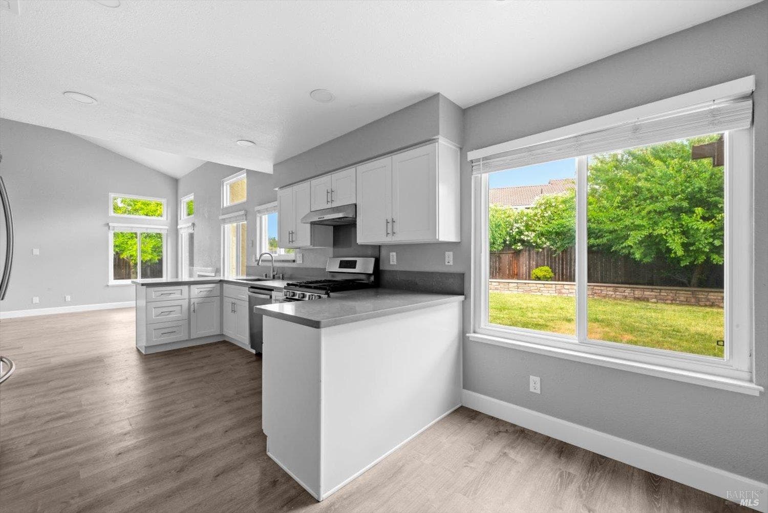 1106 Peppertree Court thumbnail 16