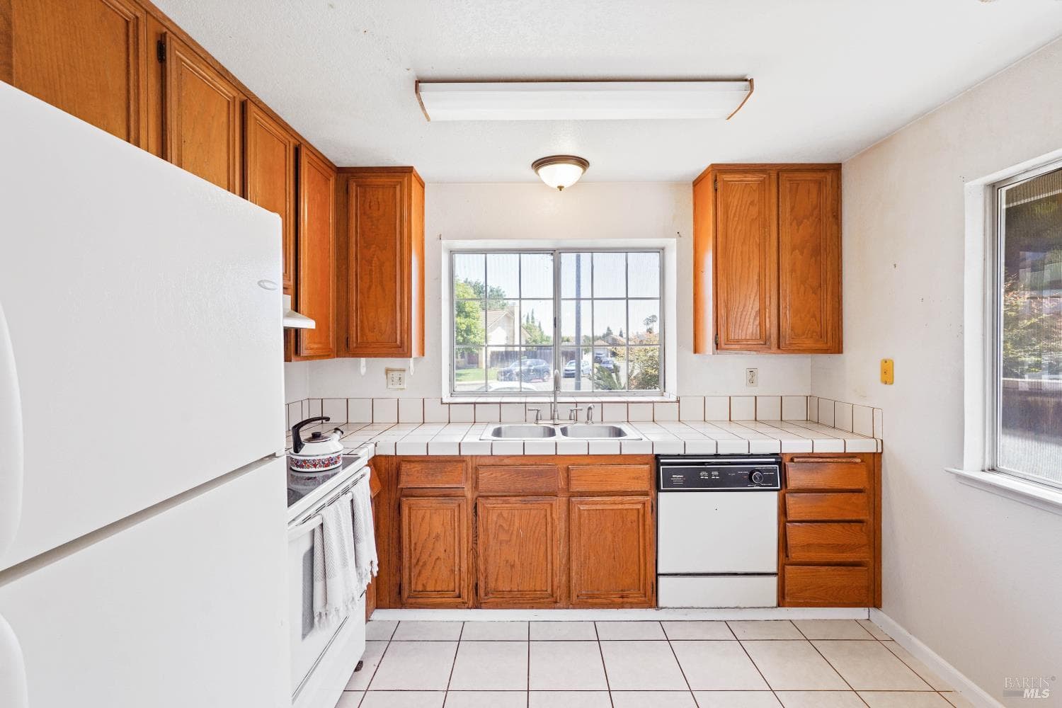 1068 MISSION Circle thumbnail 9