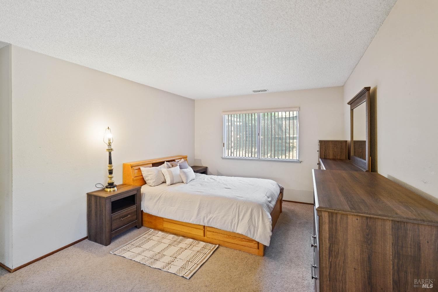 1068 MISSION Circle thumbnail 20