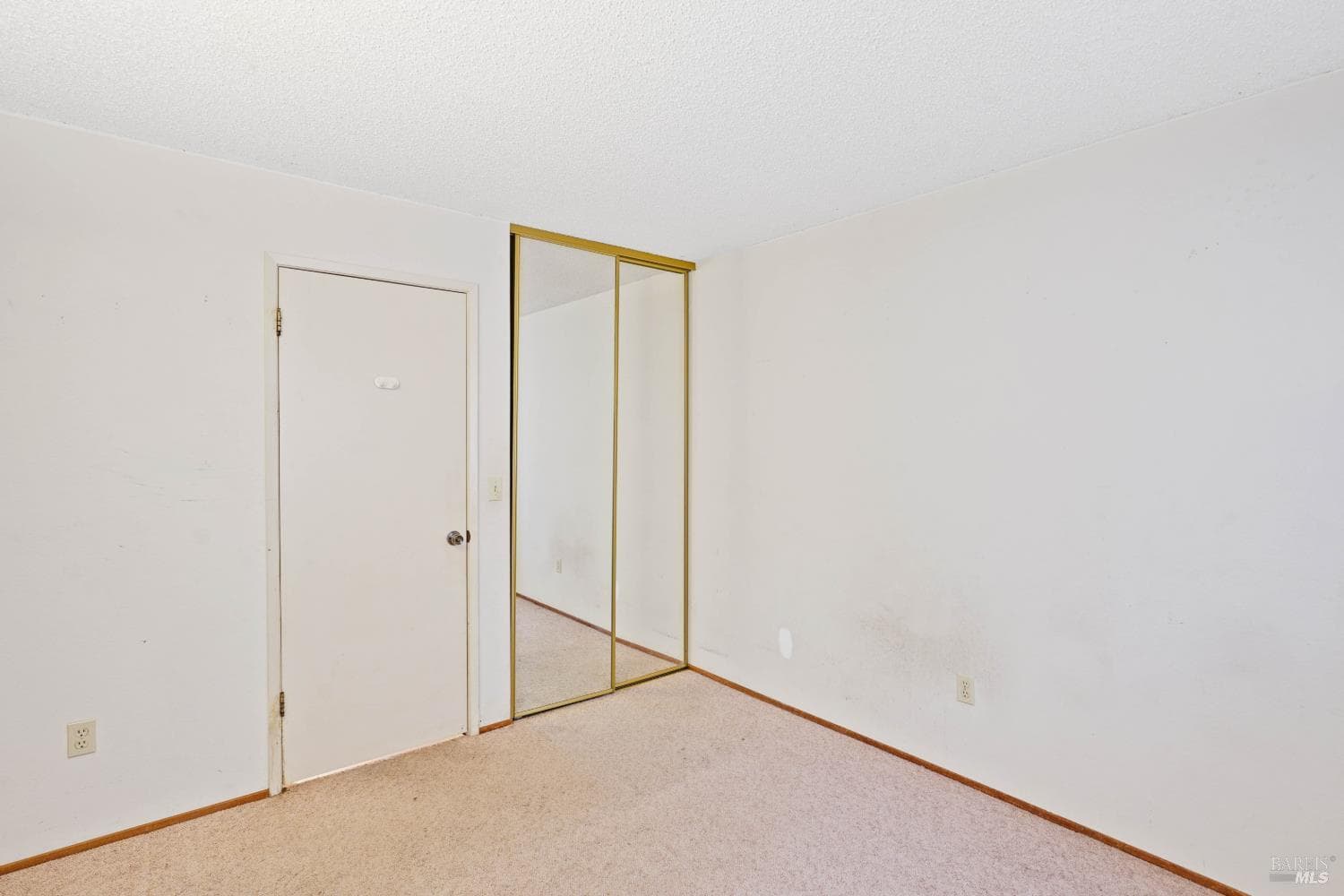 1068 MISSION Circle thumbnail 29