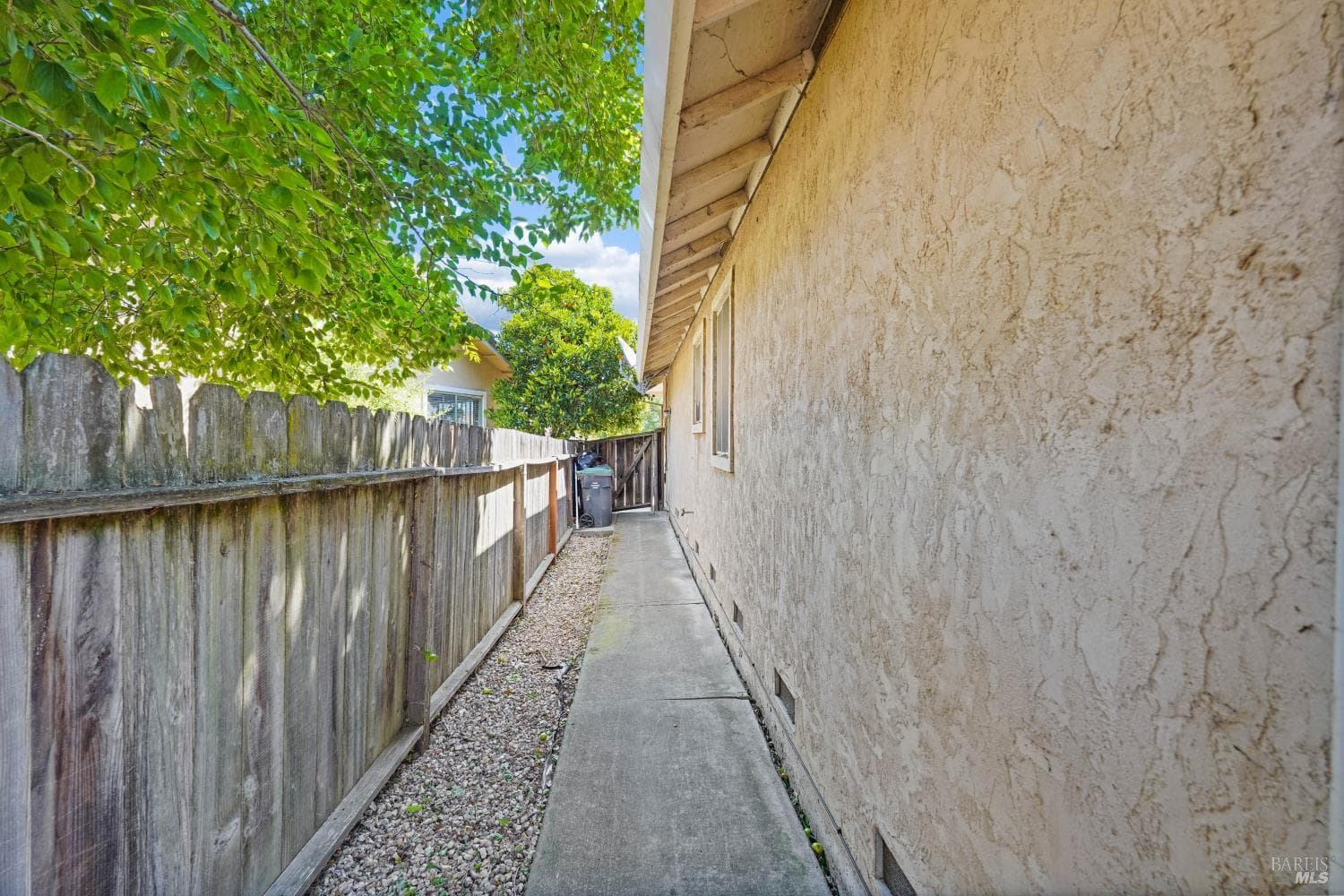 1068 MISSION Circle thumbnail 48