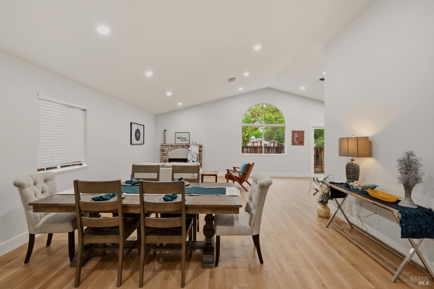 1045 Camellia Lane thumbnail 3