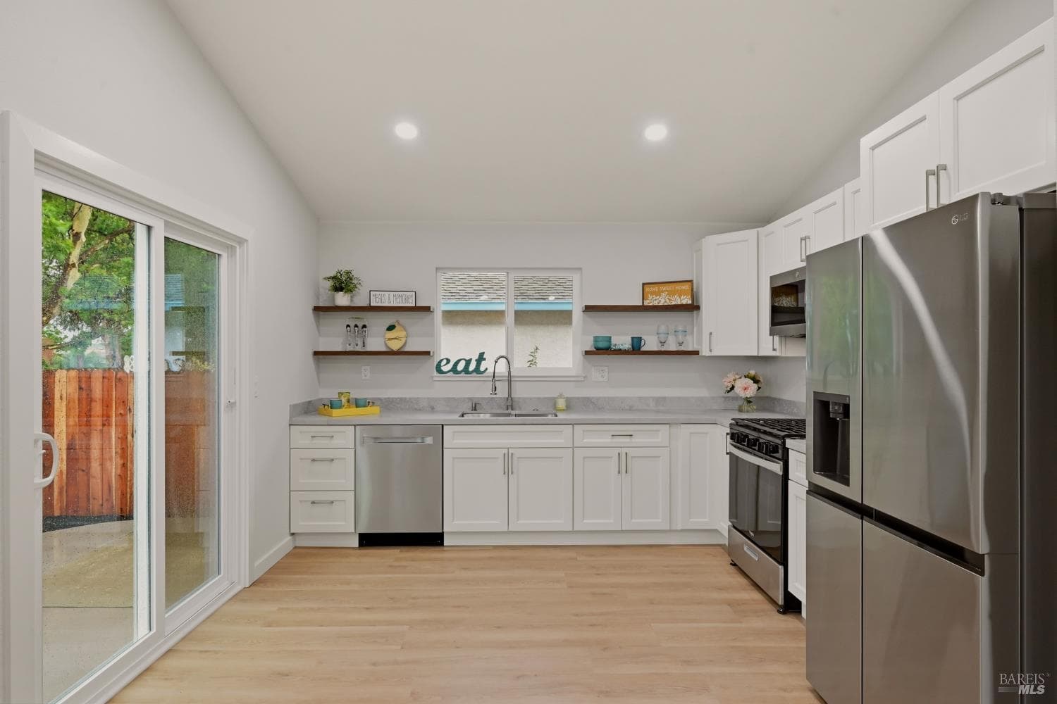 1045 Camellia Lane thumbnail 5