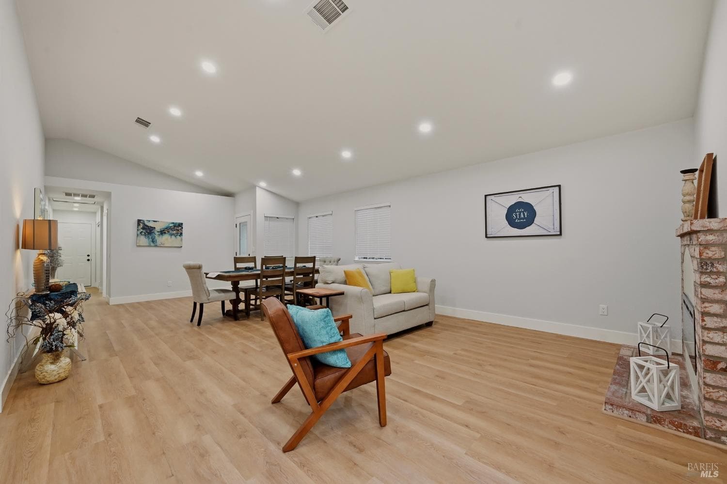 1045 Camellia Lane thumbnail 9