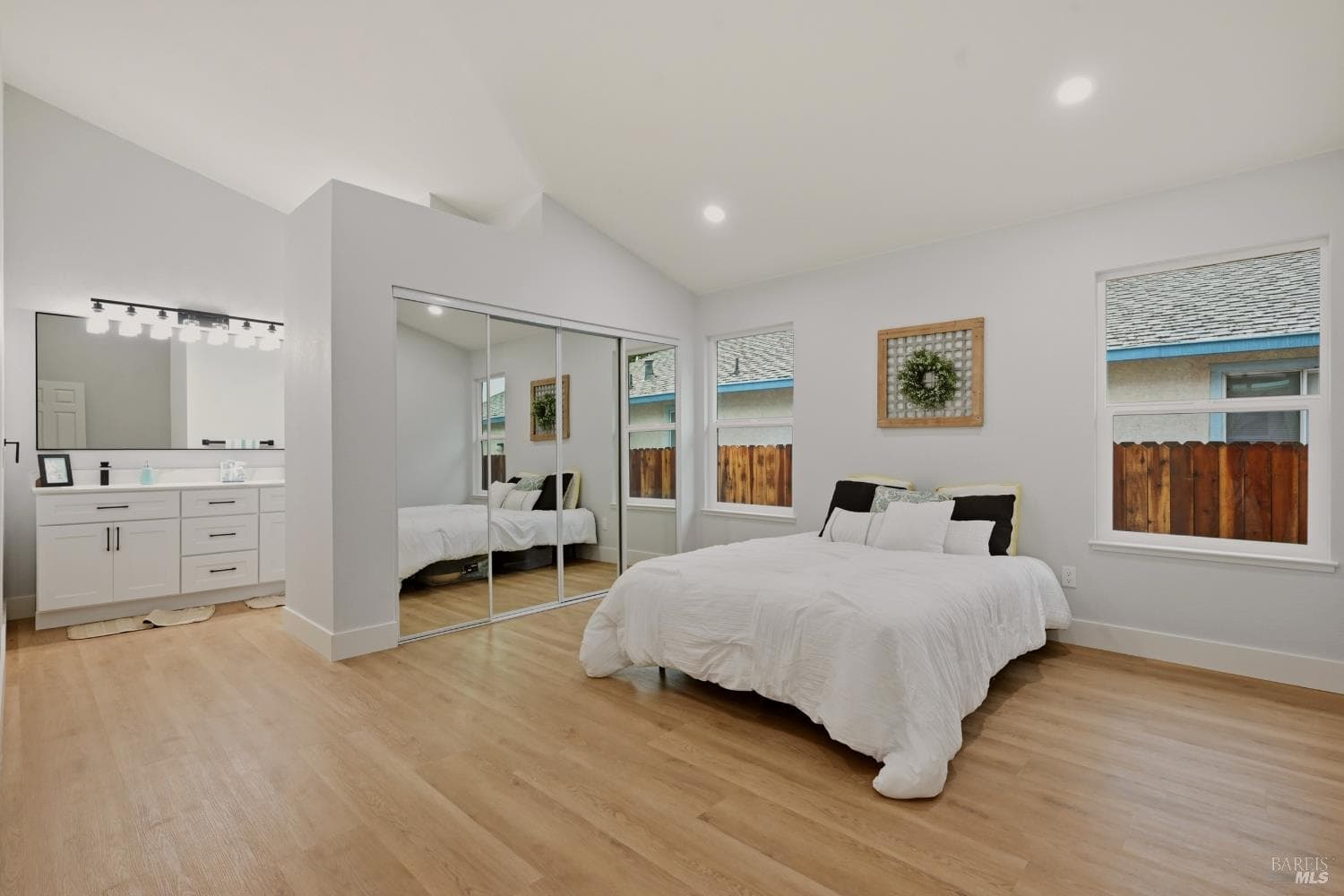 1045 Camellia Lane thumbnail 15