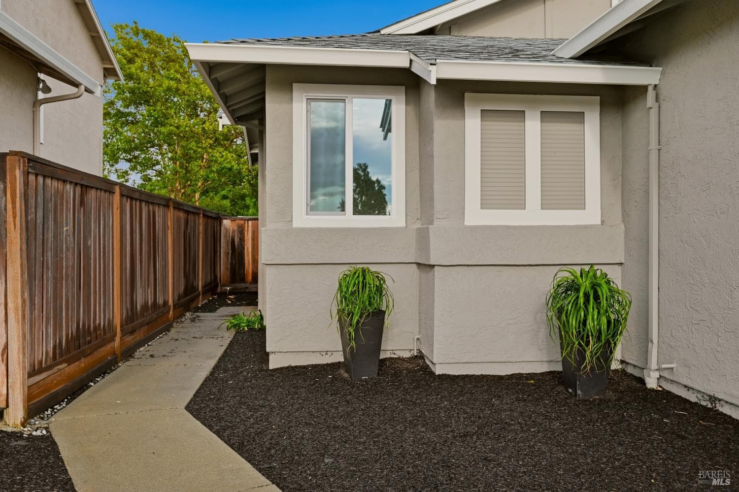 1045 Camellia Lane thumbnail 25