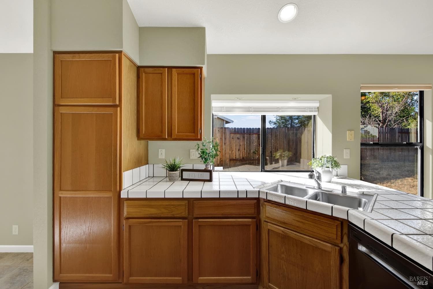 2405 Topgallant Court thumbnail 16