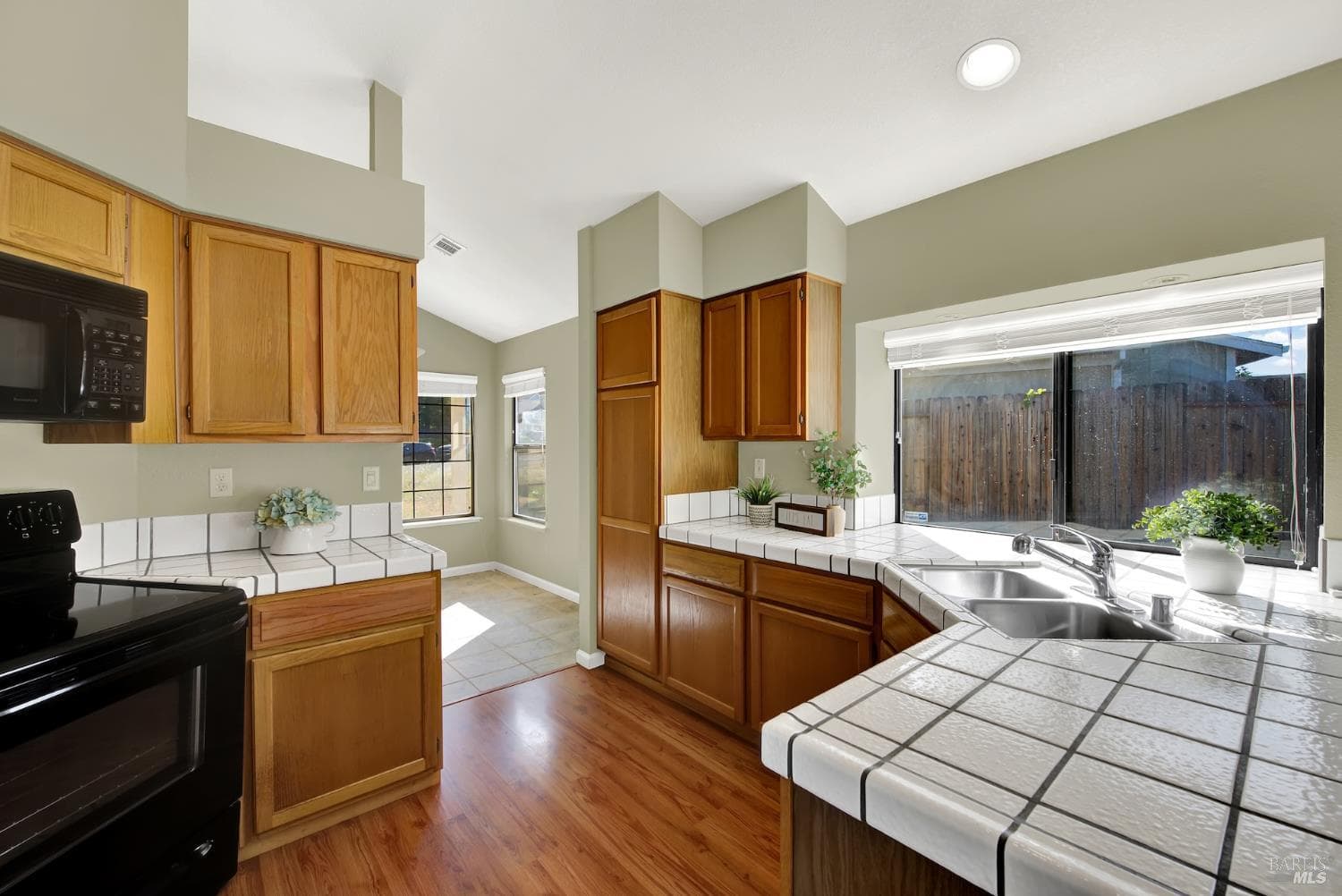 2405 Topgallant Court thumbnail 19