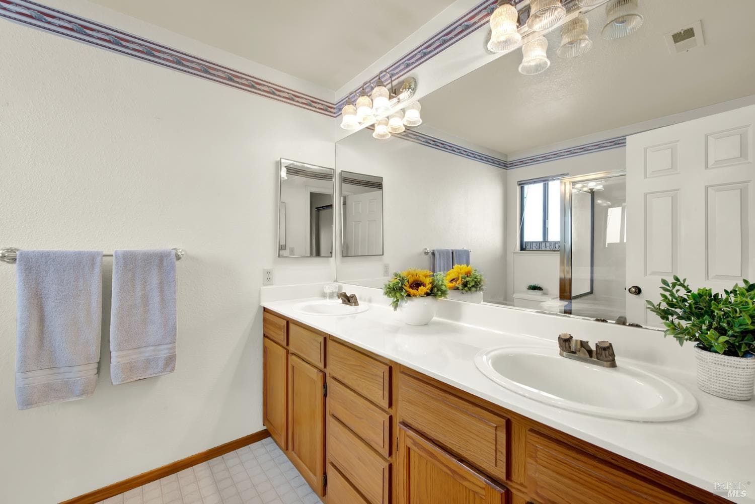 2405 Topgallant Court thumbnail 32
