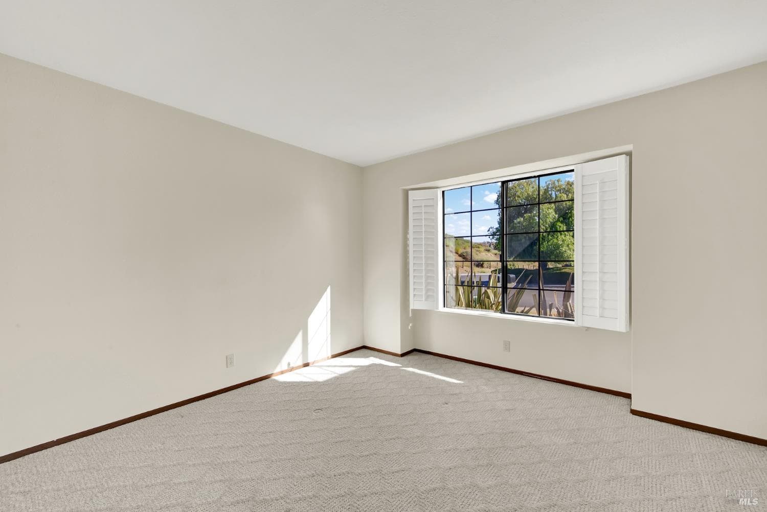 2405 Topgallant Court thumbnail 37